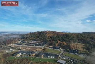 Kuća i okolina; pogled