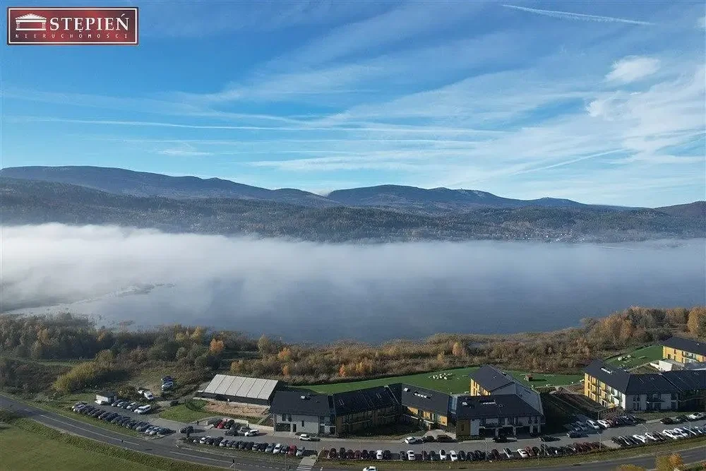 Kuća i okolina; pogled