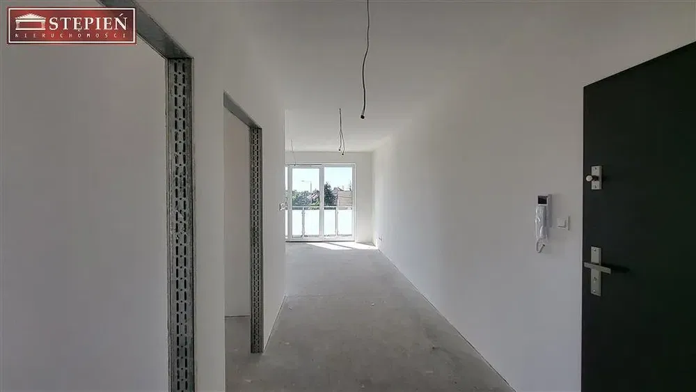 Ostalo; potrebna renovacija, prirodno svjetlo