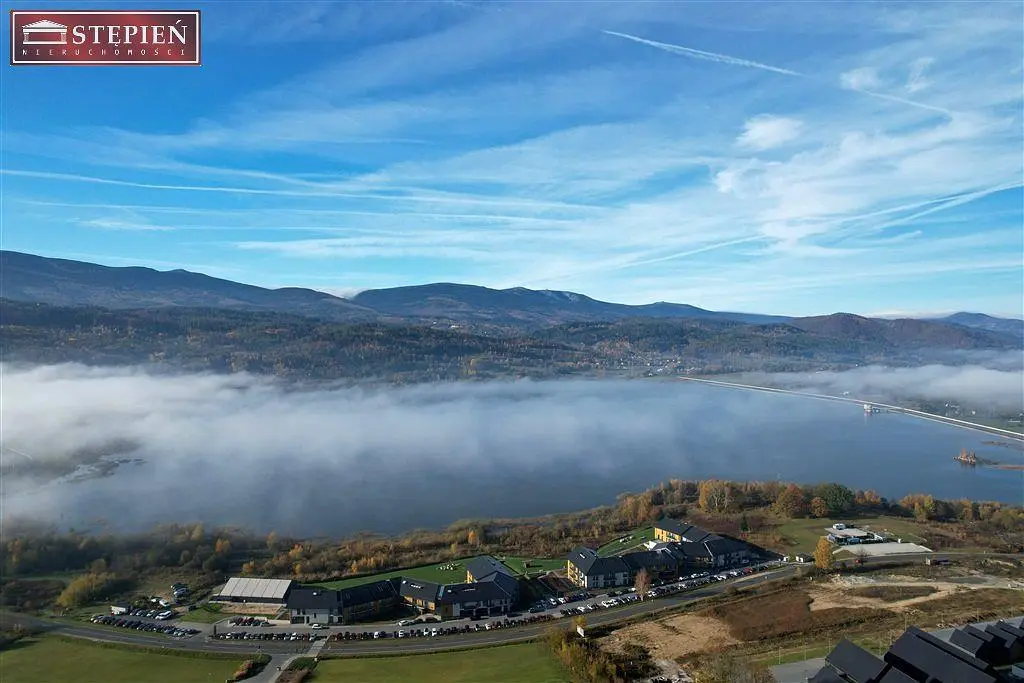 Kuća i okolina; pogled