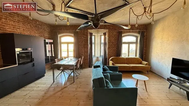 Dnevna soba; pogled, drveni pod, prirodno svjetlo, moderni stil