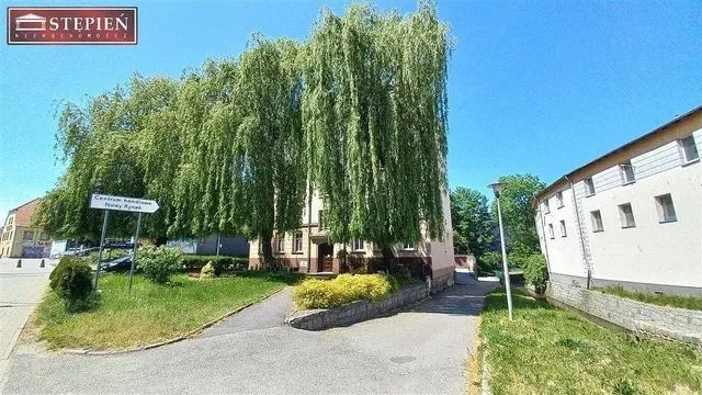 Kuća i okolina; pogled