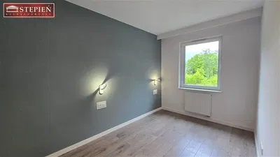 Chambre; vue, parquet, lumière naturelle