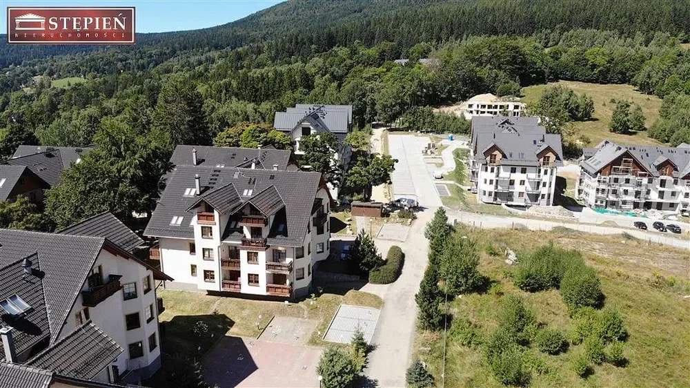 Kuća i okolina; pogled