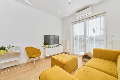 Salon; lumière naturelle, parquet, style moderne