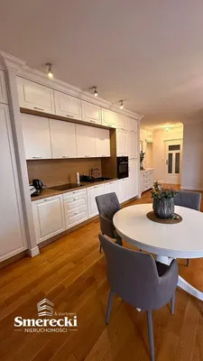 Cuisine; électroménager, parquet, lumière naturelle, style moderne