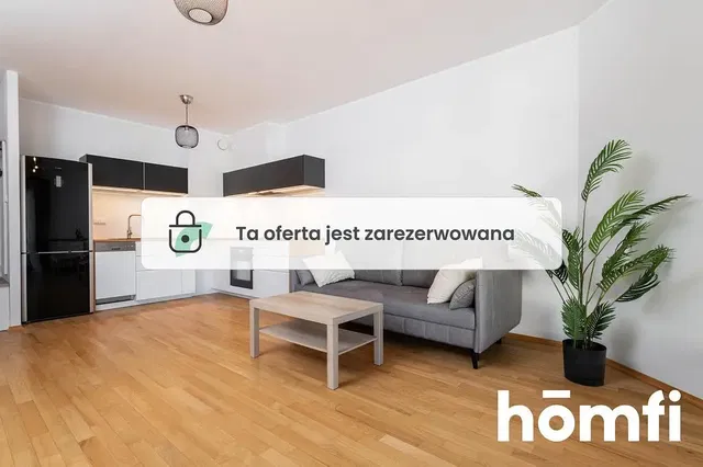 Woonkamer; houten vloer, natuurlijk licht, moderne stijl