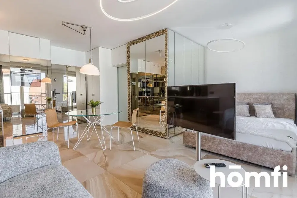 Oturma odası; modern stil, doğal ışık, fayans zemin