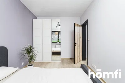 Chambre; lumière naturelle, parquet