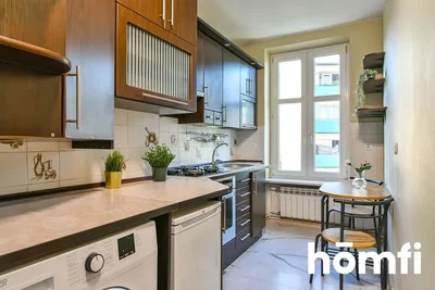 Cuisine; électroménager, lumière naturelle, style moderne
