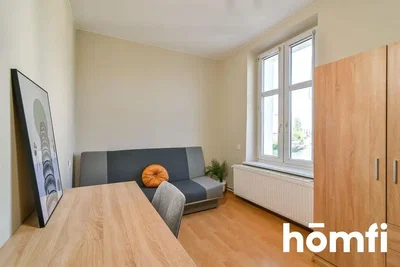 Salon; parquet, lumière naturelle, style moderne