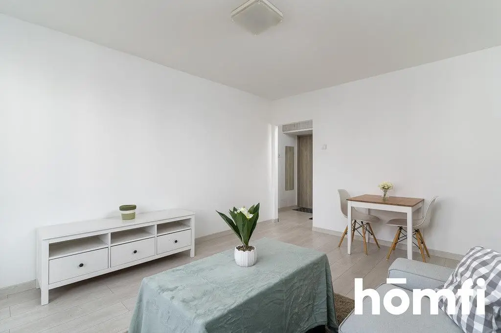 Oturma odası; doğal ışık, modern stil