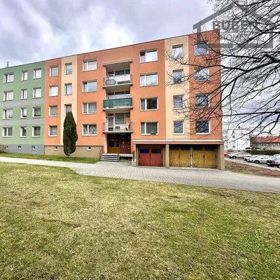 Dům a okolí; výhled