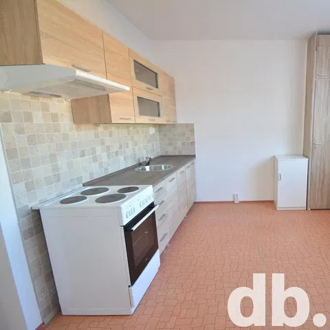 Kuchnia; sprzęt kuchenny, podłoga z płytek