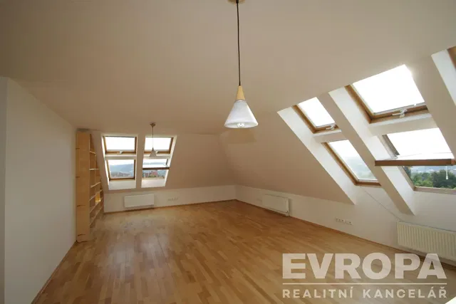 Kids room; natural light, wood floor