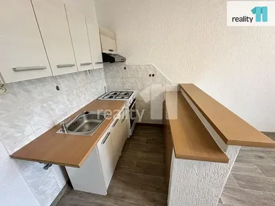 Küche; küchengeräte, fliesenboden