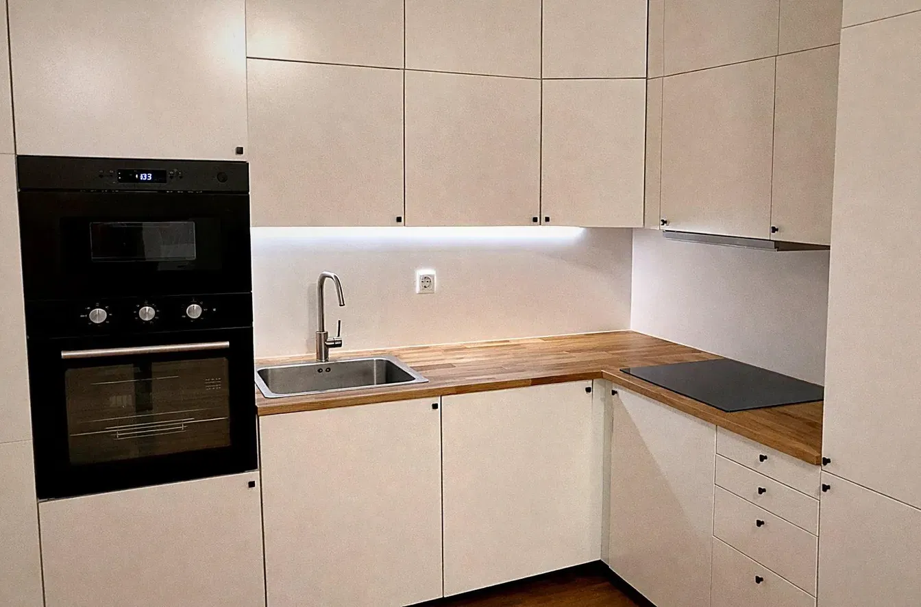 Küche; küchengeräte, renoviert, tageslicht, moderner stil