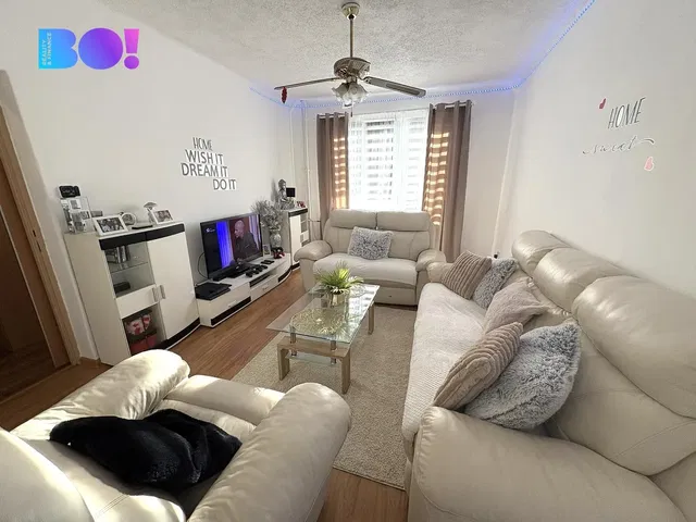 Salon; lumière naturelle, style moderne