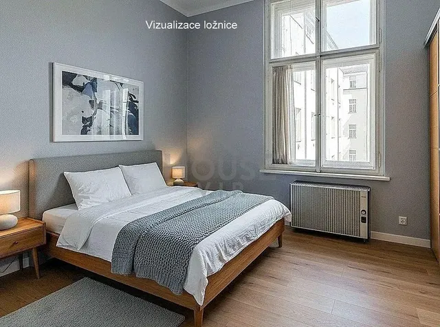 Ložnice; dřevěná podlaha, přirozené světlo, moderní styl