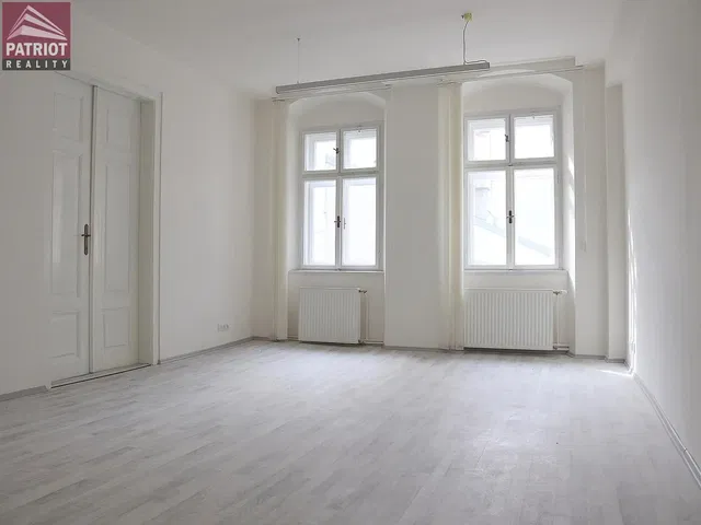Salon; lumière naturelle, carrelage