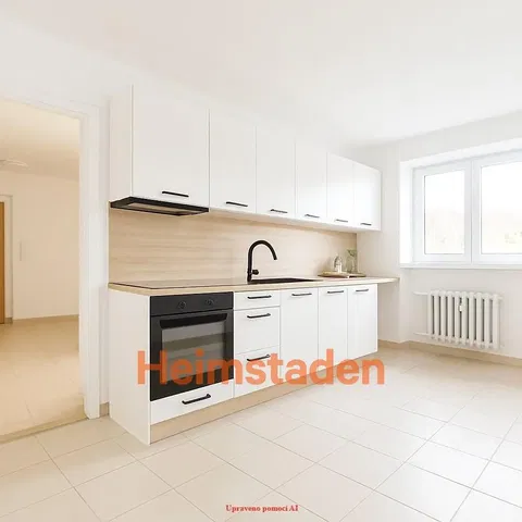 Küche; küchengeräte, fliesenboden, tageslicht