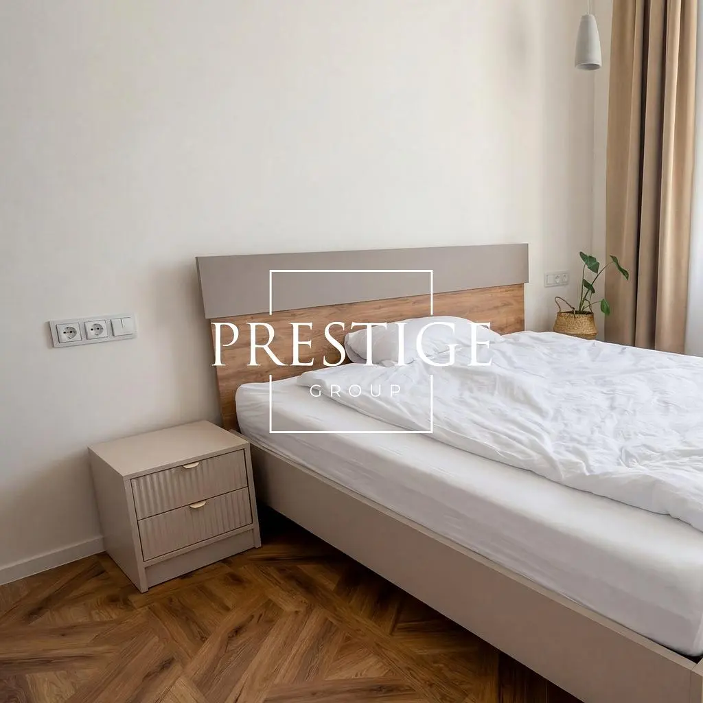Schlafzimmer; holzboden, tageslicht