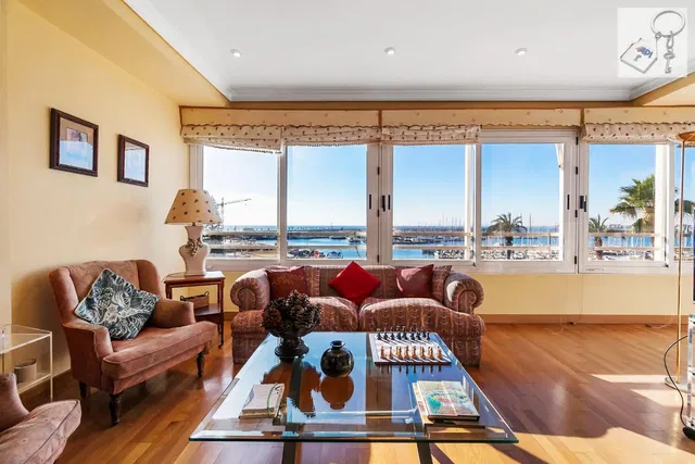 Wohnzimmer; blick, holzboden, tageslicht