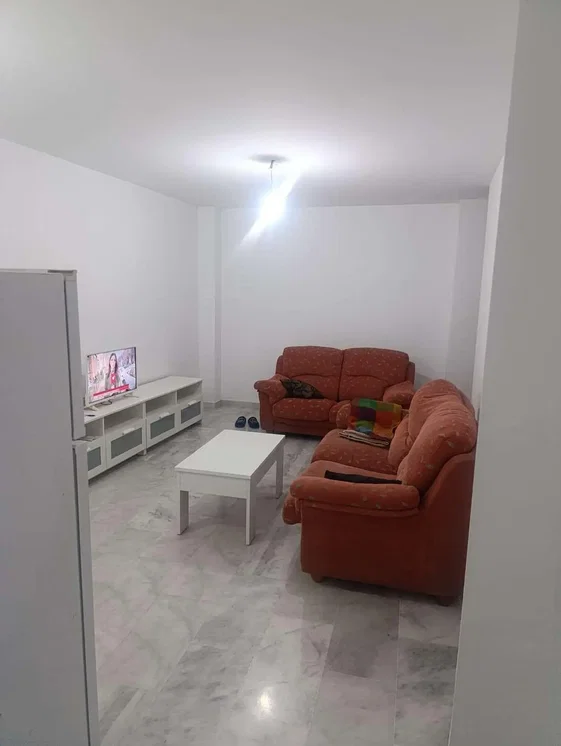 Obývací pokoj; dlažba, přirozené světlo