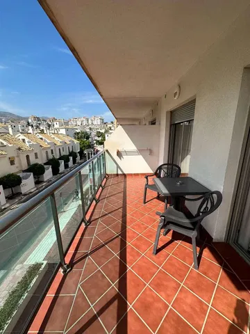 Balkon; uitzicht, tegelvloer