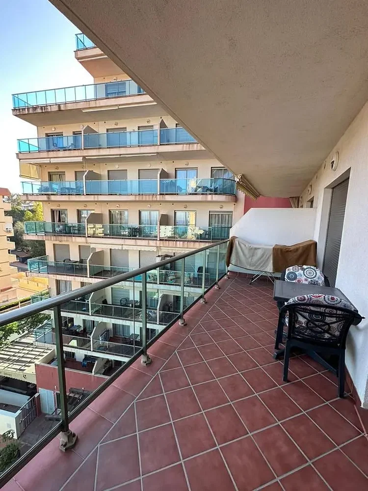 Balkon; fayans zemin, manzara