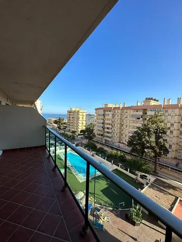 Balkon; uitzicht, tegelvloer