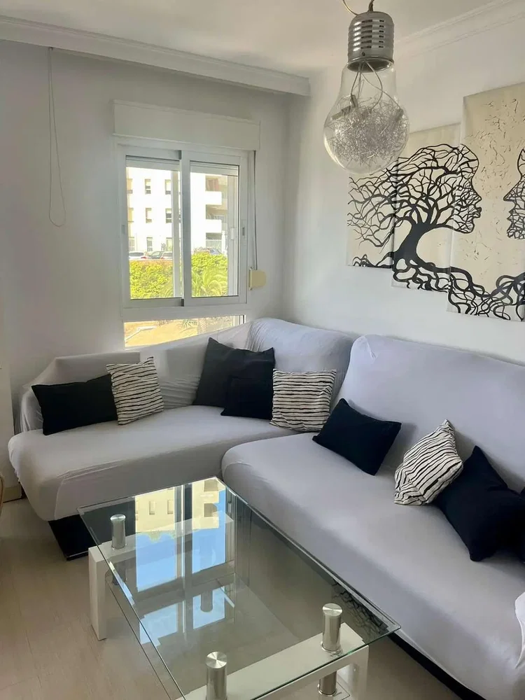 Wohnzimmer; blick, tageslicht, moderner stil