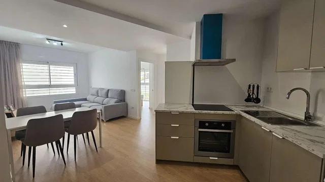 Küche; küchengeräte, tageslicht, moderner stil, holzboden
