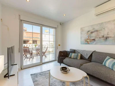 Wohnzimmer; blick, tageslicht, moderner stil, fliesenboden