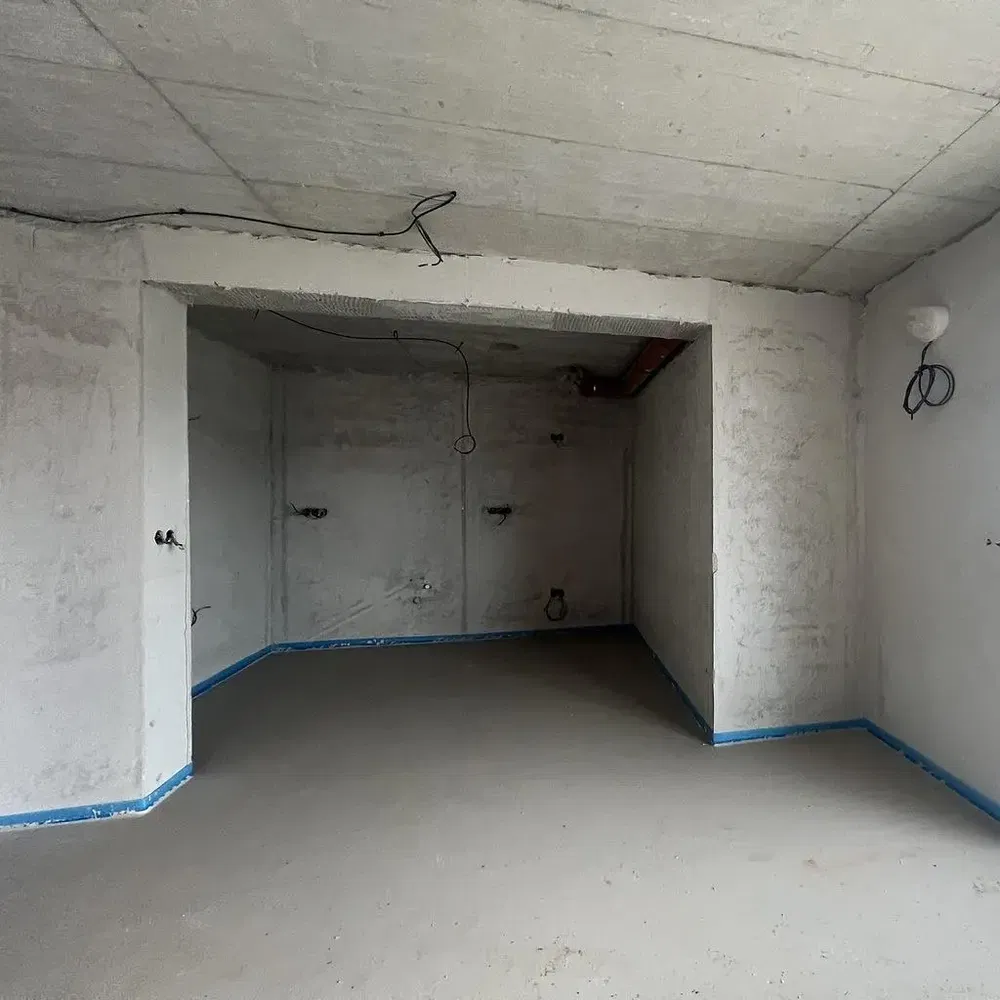 Keller; renovierungsbedürftig, tageslicht