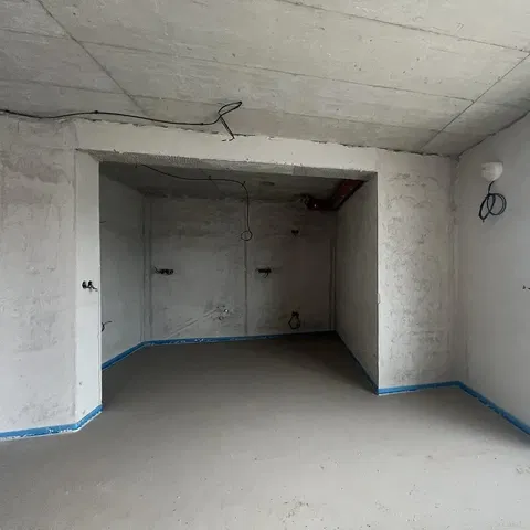 Keller; renovierungsbedürftig, tageslicht