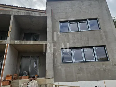 Haus und umgebung; renovierungsbedürftig