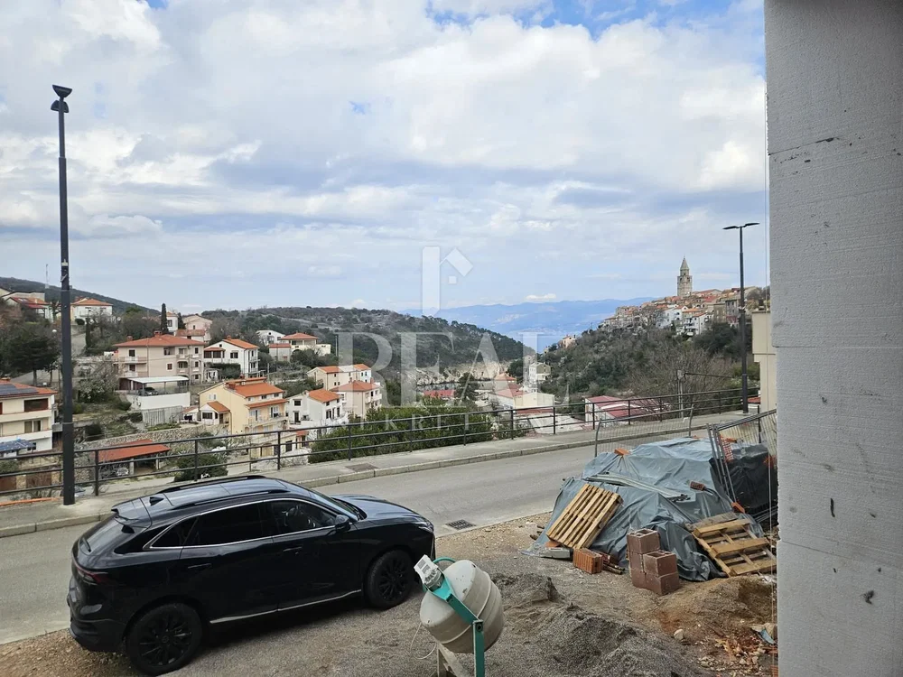 Haus und umgebung; blick, renovierungsbedürftig