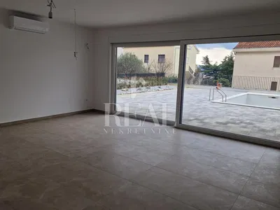 Salon; carrelage, vue, rénové