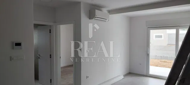 Otro; luz natural, renovado