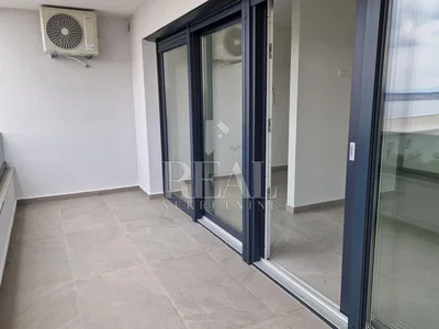 Balkon; fliesenboden