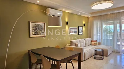 Salón; luz natural, estilo moderno, suelo de baldosas