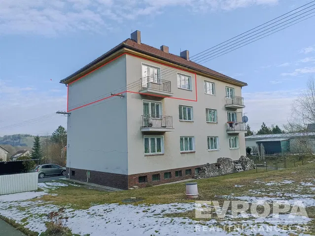 Dům a okolí; výhled