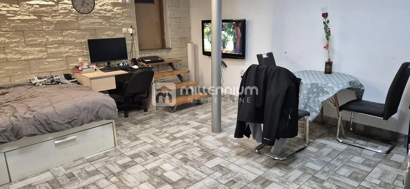 Schlafzimmer; fliesenboden, tageslicht, moderner stil