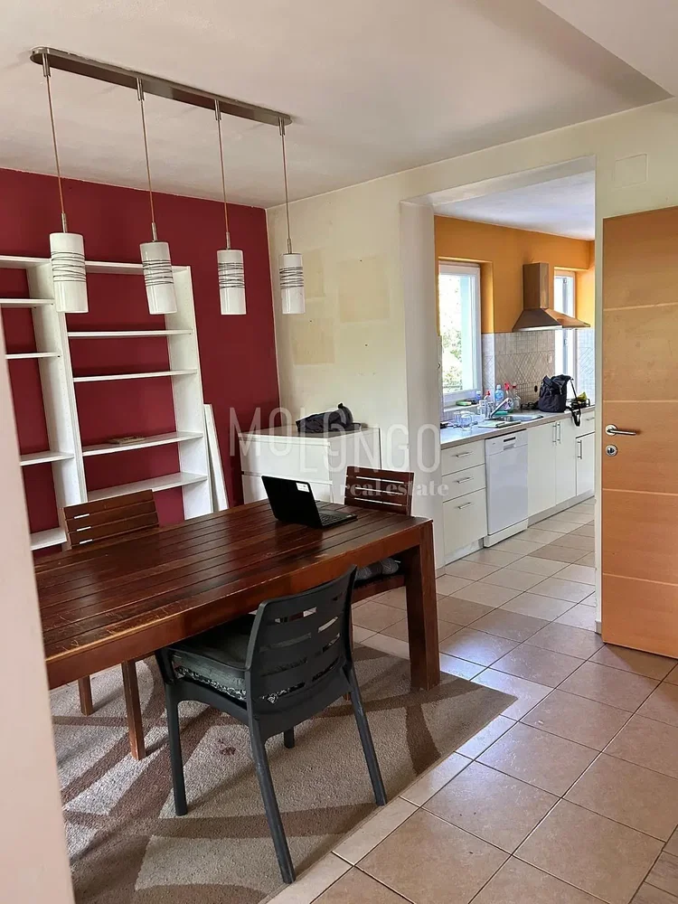 Cuisine; carrelage, électroménager