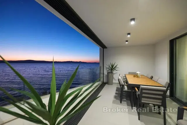 Terrace; view, natural light