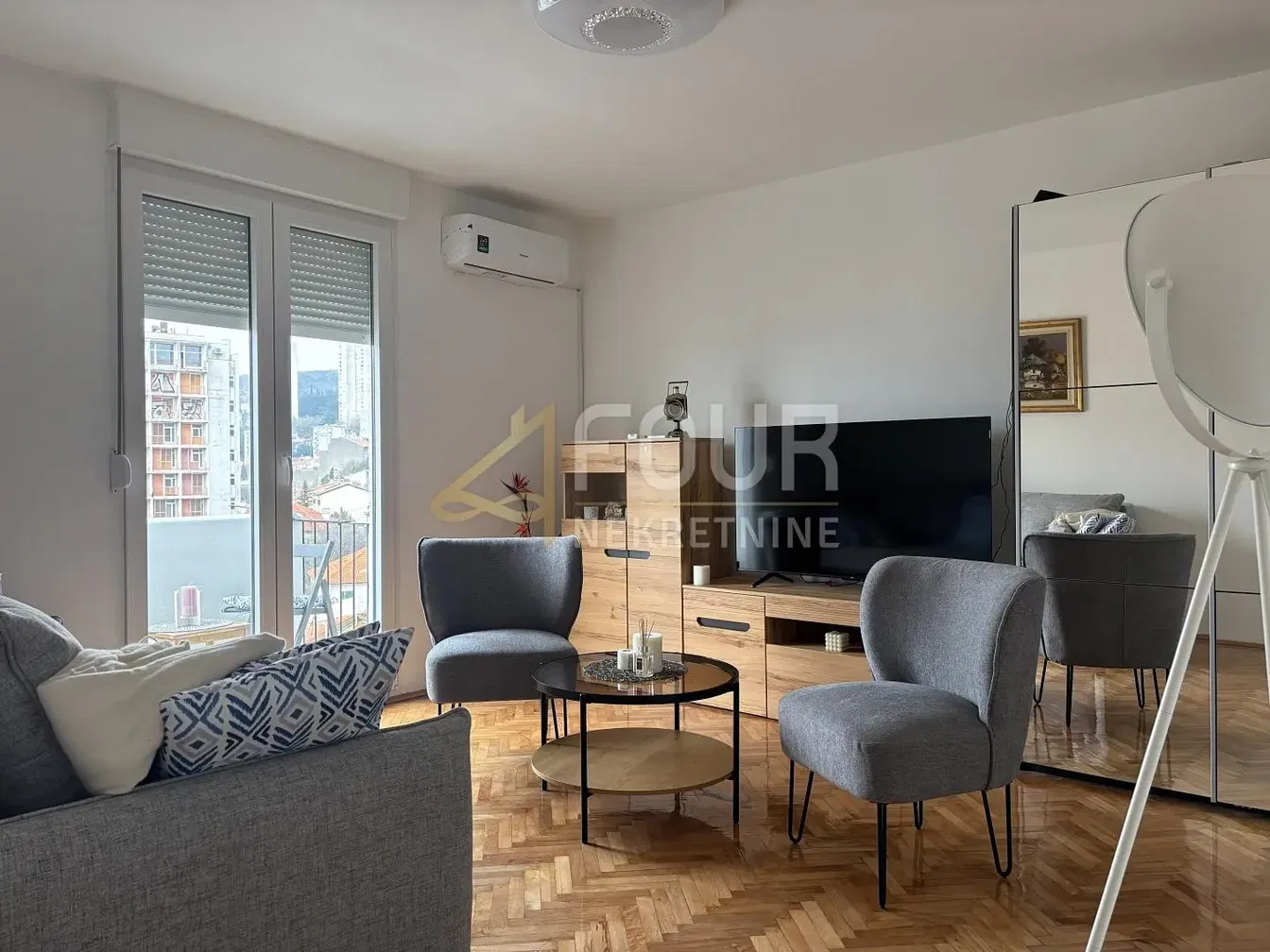 Wohnzimmer; blick, moderner stil, tageslicht