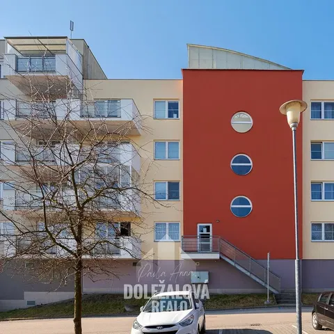 Dom a okolie; výhľad