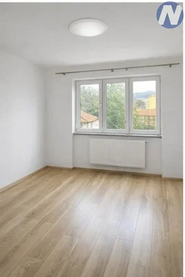 Chambre; vue, parquet, lumière naturelle, rénové