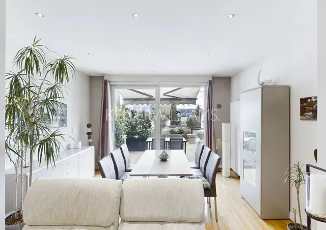 Wohnzimmer; blick, tageslicht, moderner stil